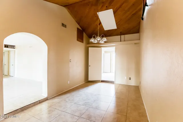 $1,695 | 3349 West Thomas Road, Phoenix, AZ 85017