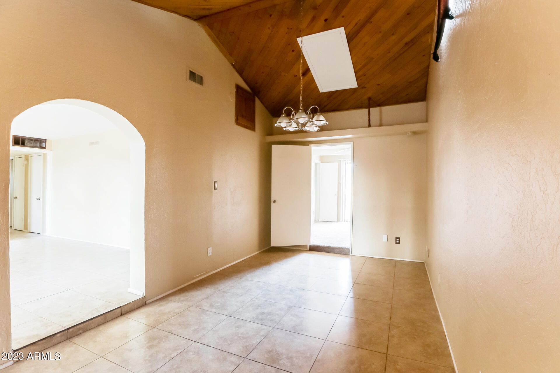 3349 West Thomas Road Phoenix, AZ 85017 - Photo 5 of 15 004-photo-dining-room-10941712