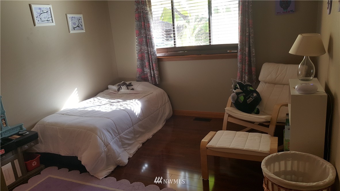5004 Southeast 2nd Street Renton, WA 98059 - Photo 11 of 17