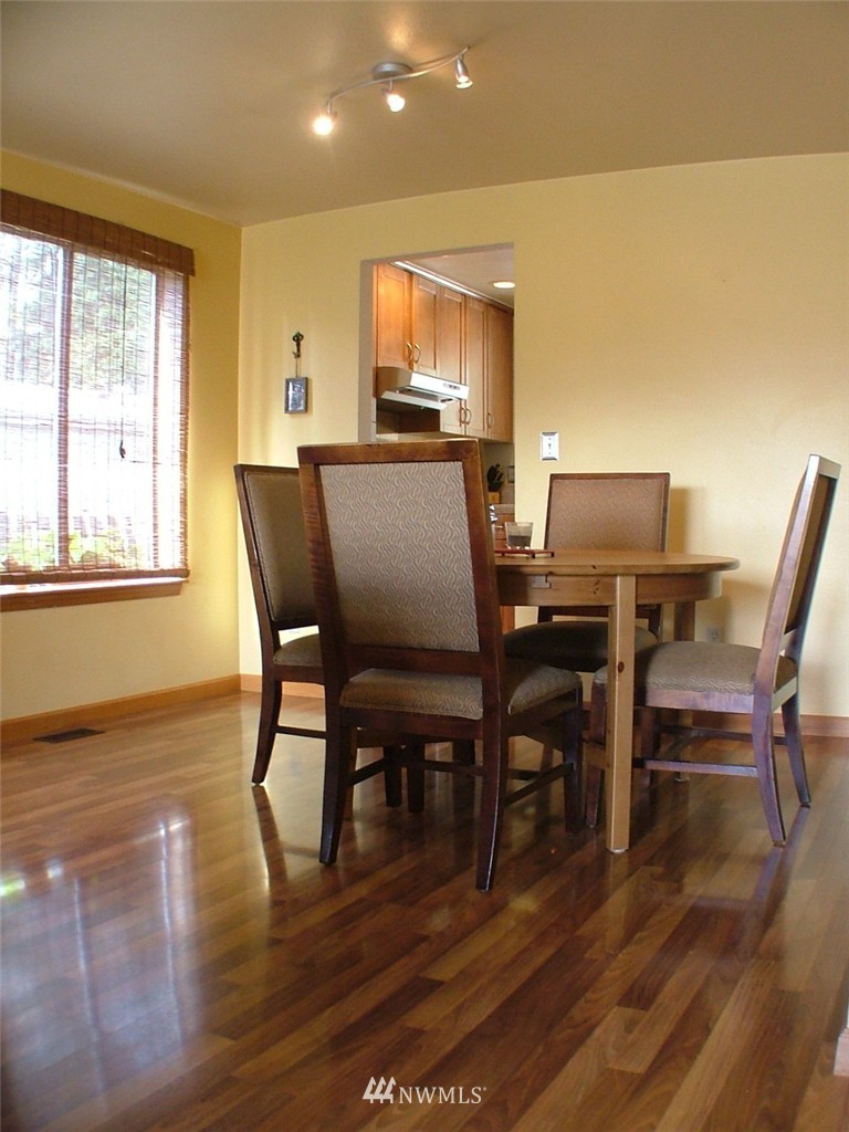 5004 Southeast 2nd Street Renton, WA 98059 - Photo 5 of 17