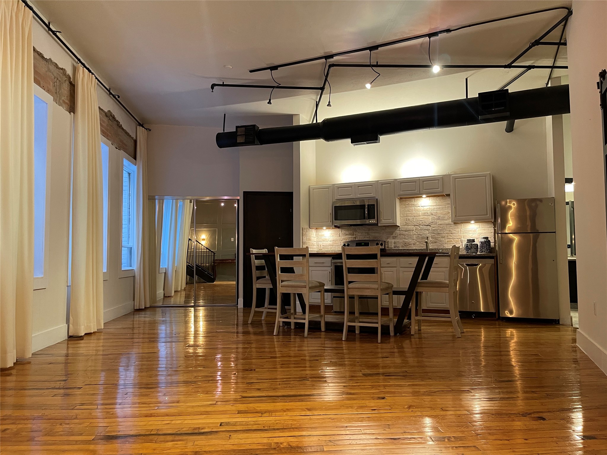 705 Main Street, Unit 311 Houston, TX 77002 - Photo 8 of 23 One of kind space with Numerous design features. The building was renovated in 2014 preserving the exposed brick and nostalgia of the era.