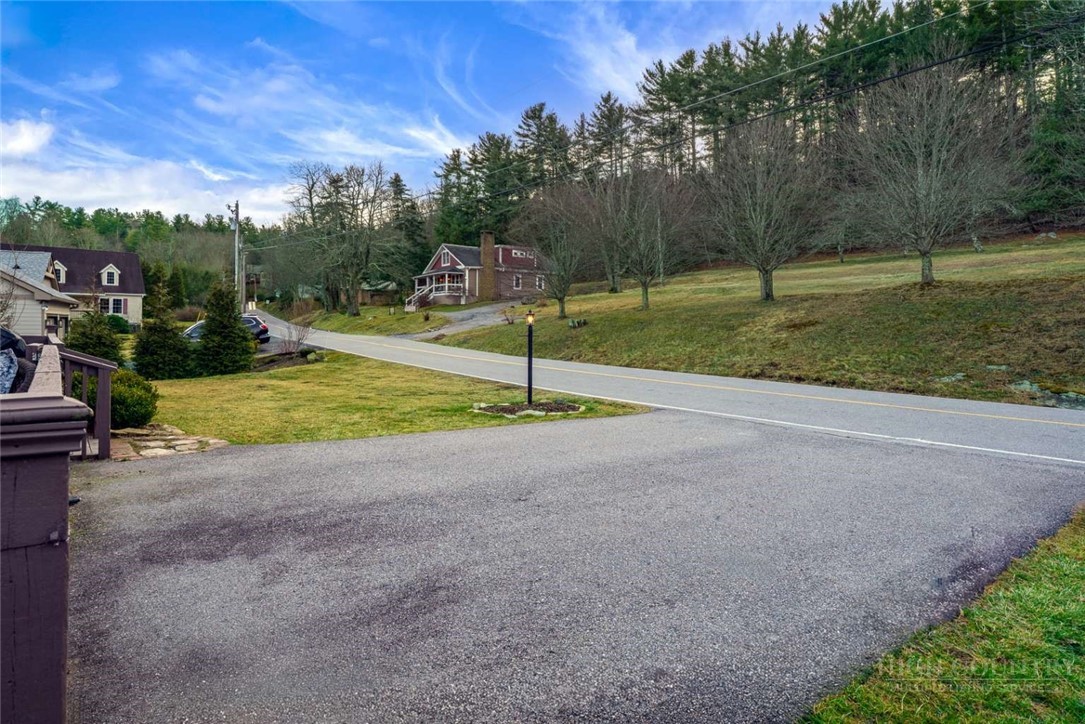 649 Ransom Street Blowing Rock, NC 28605 - Photo 6 of 22