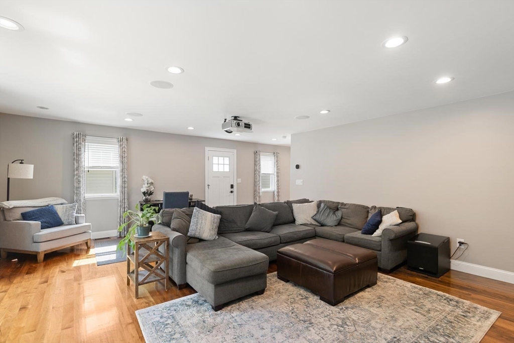 33 Griffin Road Peabody, MA 01960 - Photo 11 of 35 Gallery Image 11