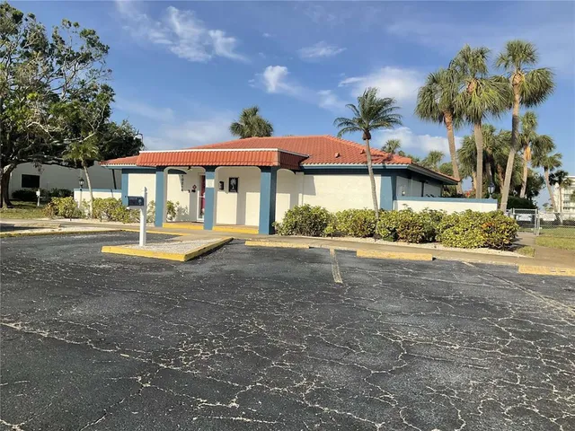 $1,900 | 10351 Regal Drive, Unit 10, Largo, FL 33774