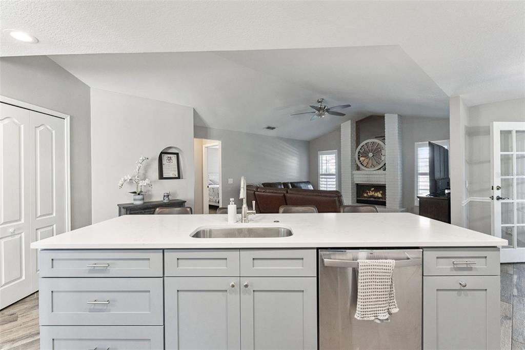 692 Rochester Street Oviedo, FL 32765 - Photo 15 of 49