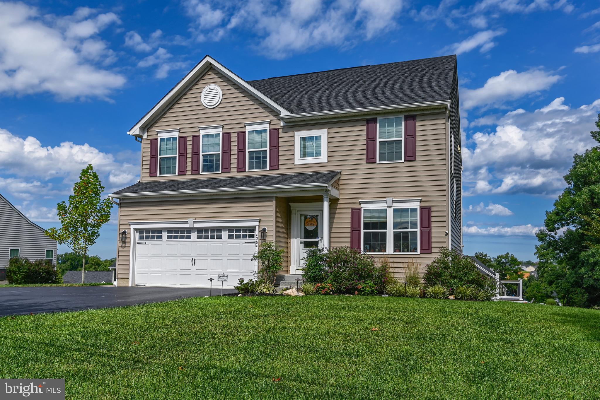 4209 Grandview Road Hanover, PA 17331 - Photo 2 of 49 Front View from Sideway