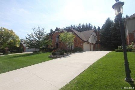 3249 Greenspring Lane Rochester, MI 48309 - Photo 2 of 21 IMG_4337.JPG