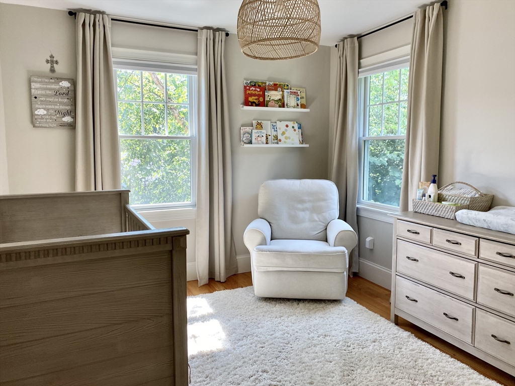 31 Bubier Road Marblehead, MA 01945 - Photo 19 of 29 a living room with furniture and a window