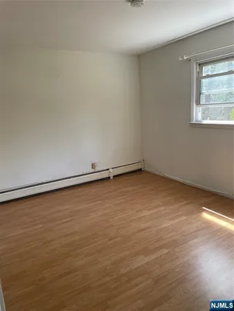 $2,800 | 107 Madison Avenue, Unit 1, Midland Park, NJ 07432