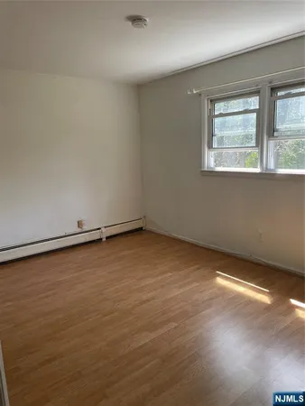 $2,800 | 107 Madison Avenue, Unit 1, Midland Park, NJ 07432