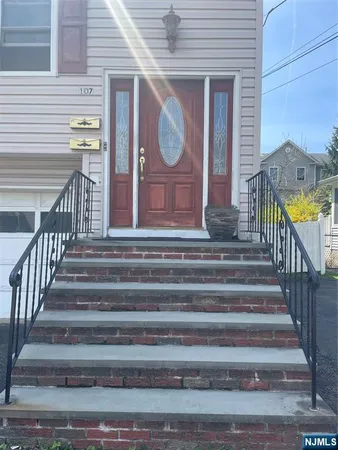 $2,800 | 107 Madison Avenue, Unit 1, Midland Park, NJ 07432