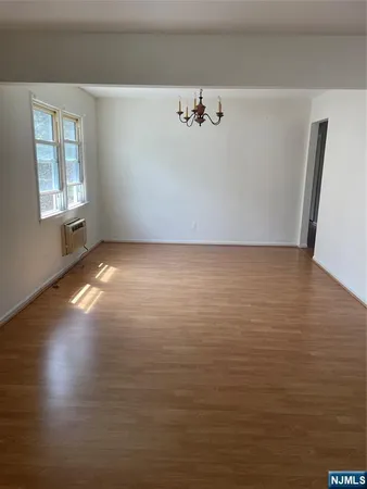 $2,800 | 107 Madison Avenue, Unit 1, Midland Park, NJ 07432