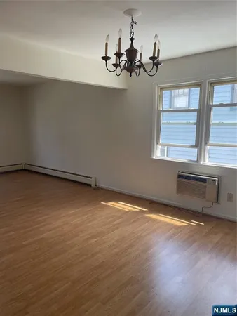 $2,800 | 107 Madison Avenue, Unit 1, Midland Park, NJ 07432