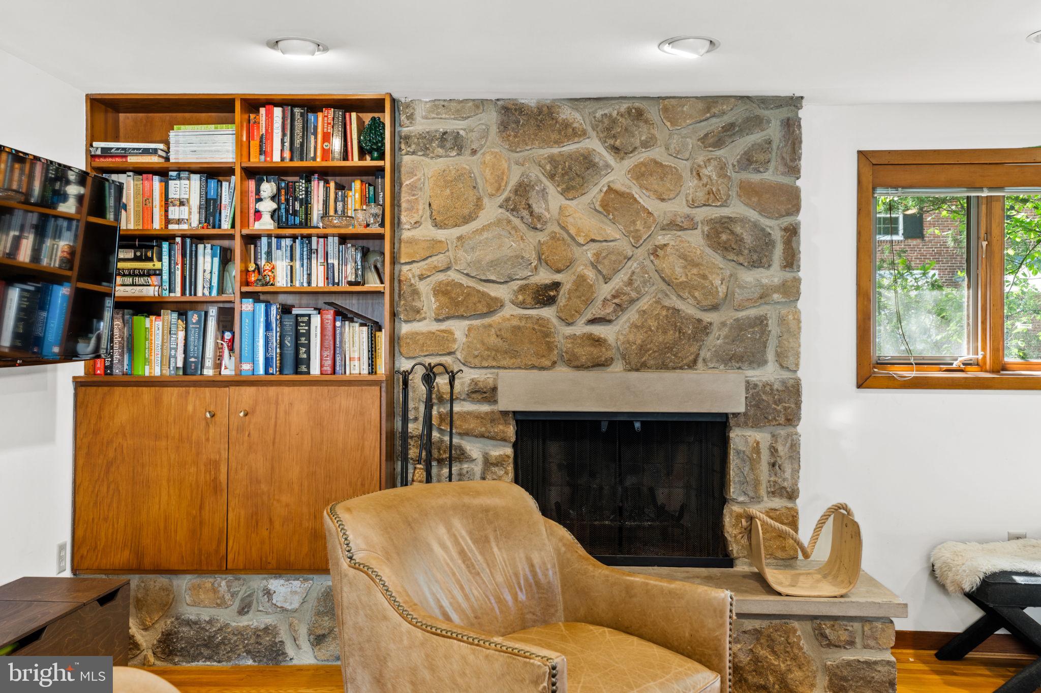 111 Hilltop Road Philadelphia, PA 19118 - Photo 13 of 68 Living Room