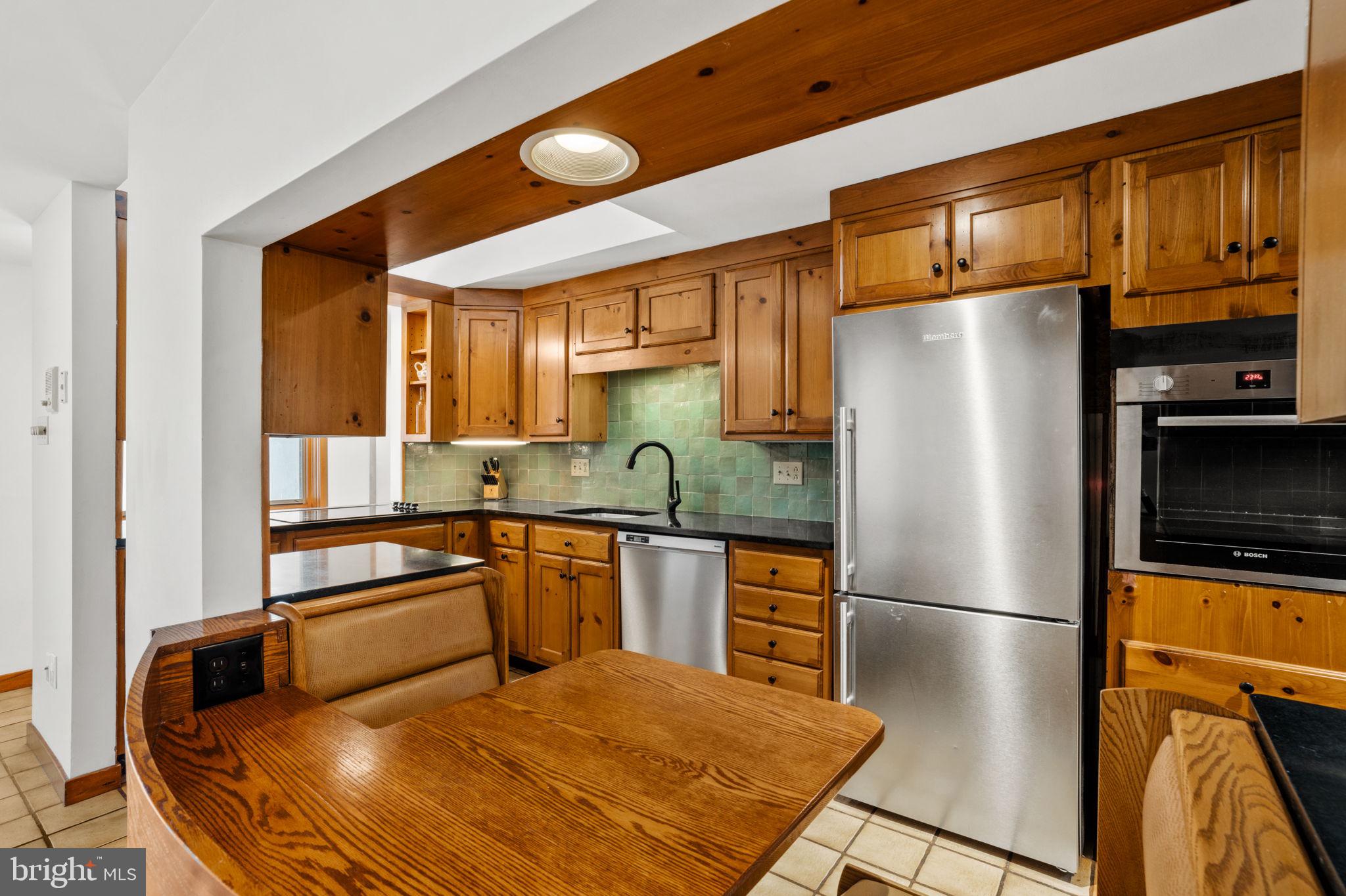 111 Hilltop Road Philadelphia, PA 19118 - Photo 20 of 68