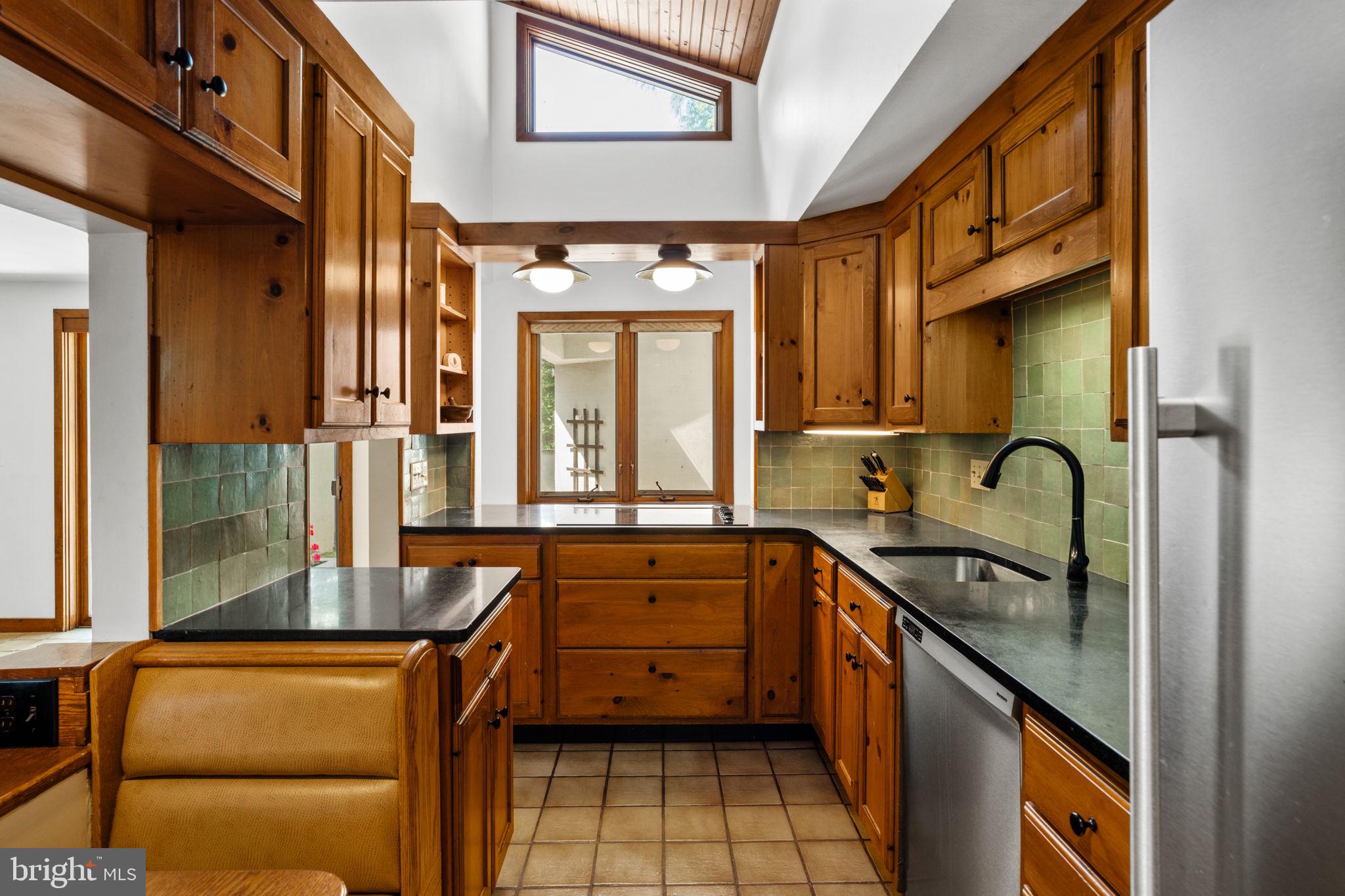 111 Hilltop Road Philadelphia, PA 19118 - Photo 25 of 68