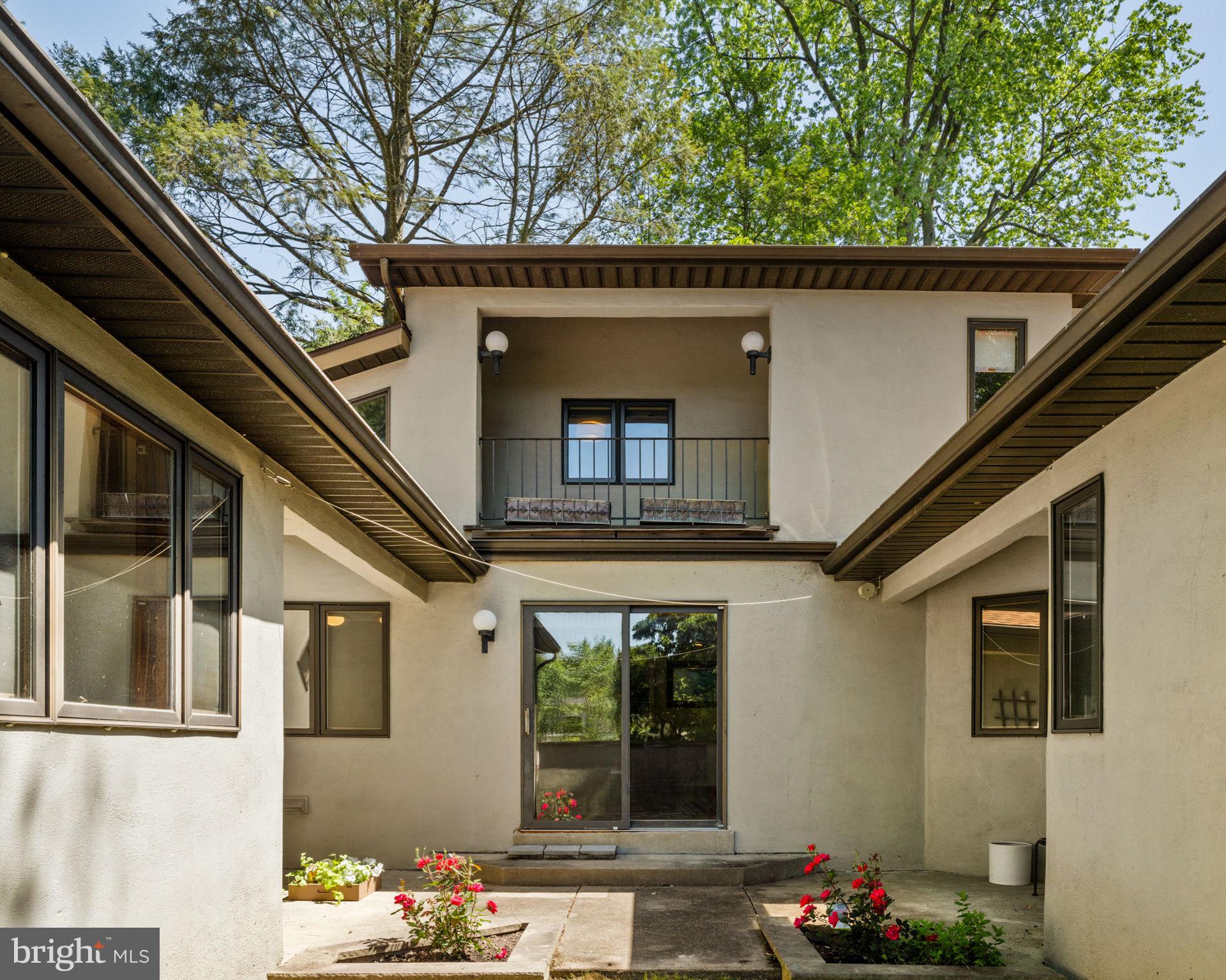 111 Hilltop Road Philadelphia, PA 19118 - Photo 52 of 68 Courtyard and Balcony