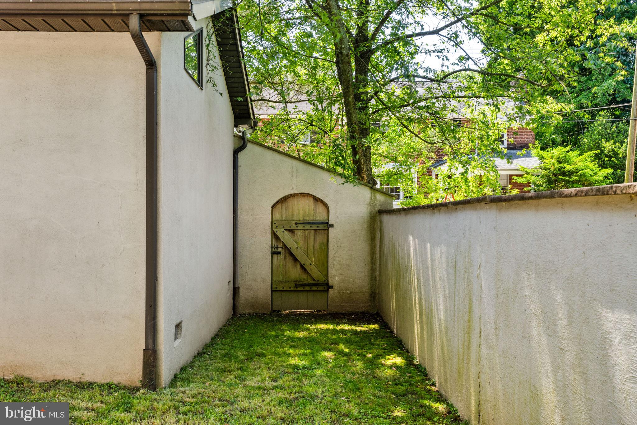 111 Hilltop Road Philadelphia, PA 19118 - Photo 59 of 68 Walled Garden