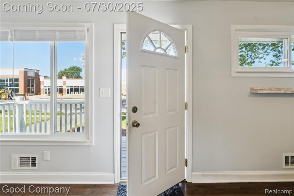 3578 Greenfield Road Berkley, MI 48072 - Photo 6 of 23 Gallery Image 6