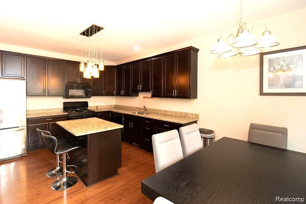 41578 Mitchell Road Novi, MI 48377 - Photo 21 of 46 21.jpg