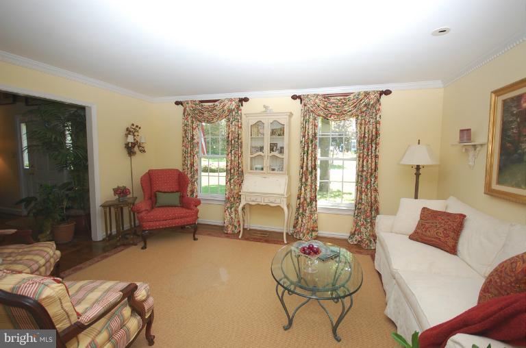 7154 Rivers Edge Road Columbia, MD 21044 - Photo 1 of 30 Living Room
