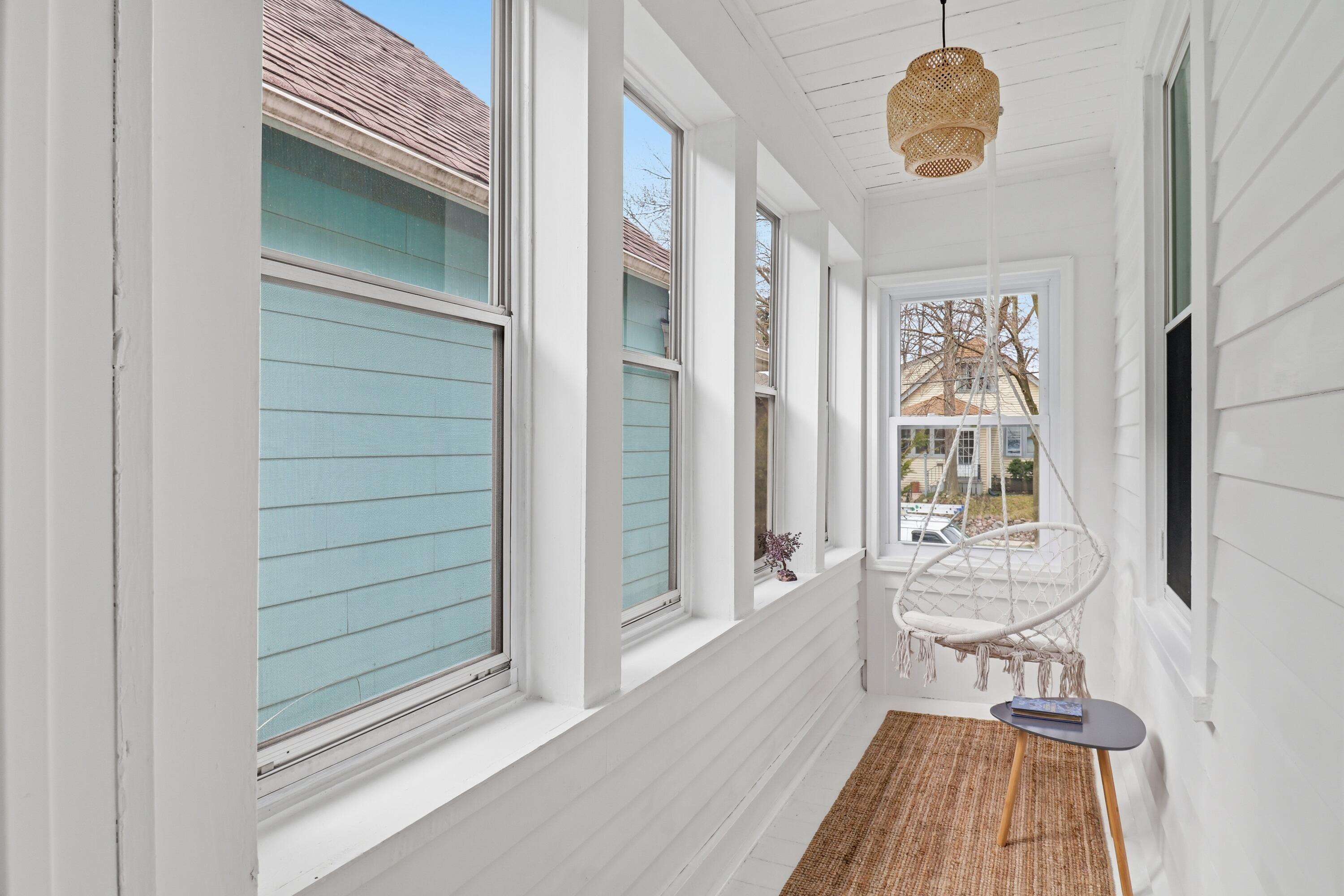 2742 South Greeley Street Milwaukee, WI 53207 - Photo 12 of 34 Sun Porch
