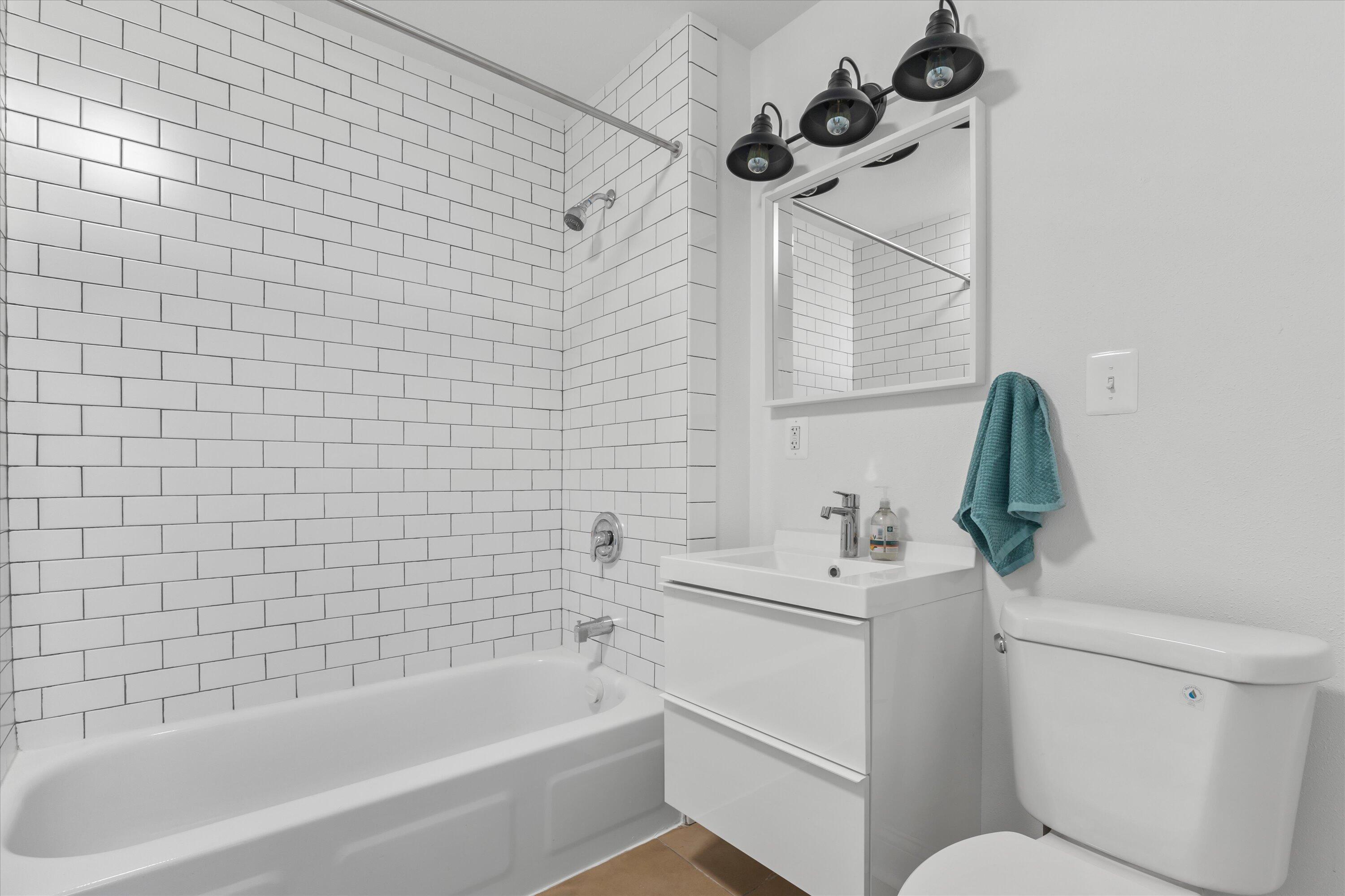 2742 South Greeley Street Milwaukee, WI 53207 - Photo 14 of 34 Main Bath