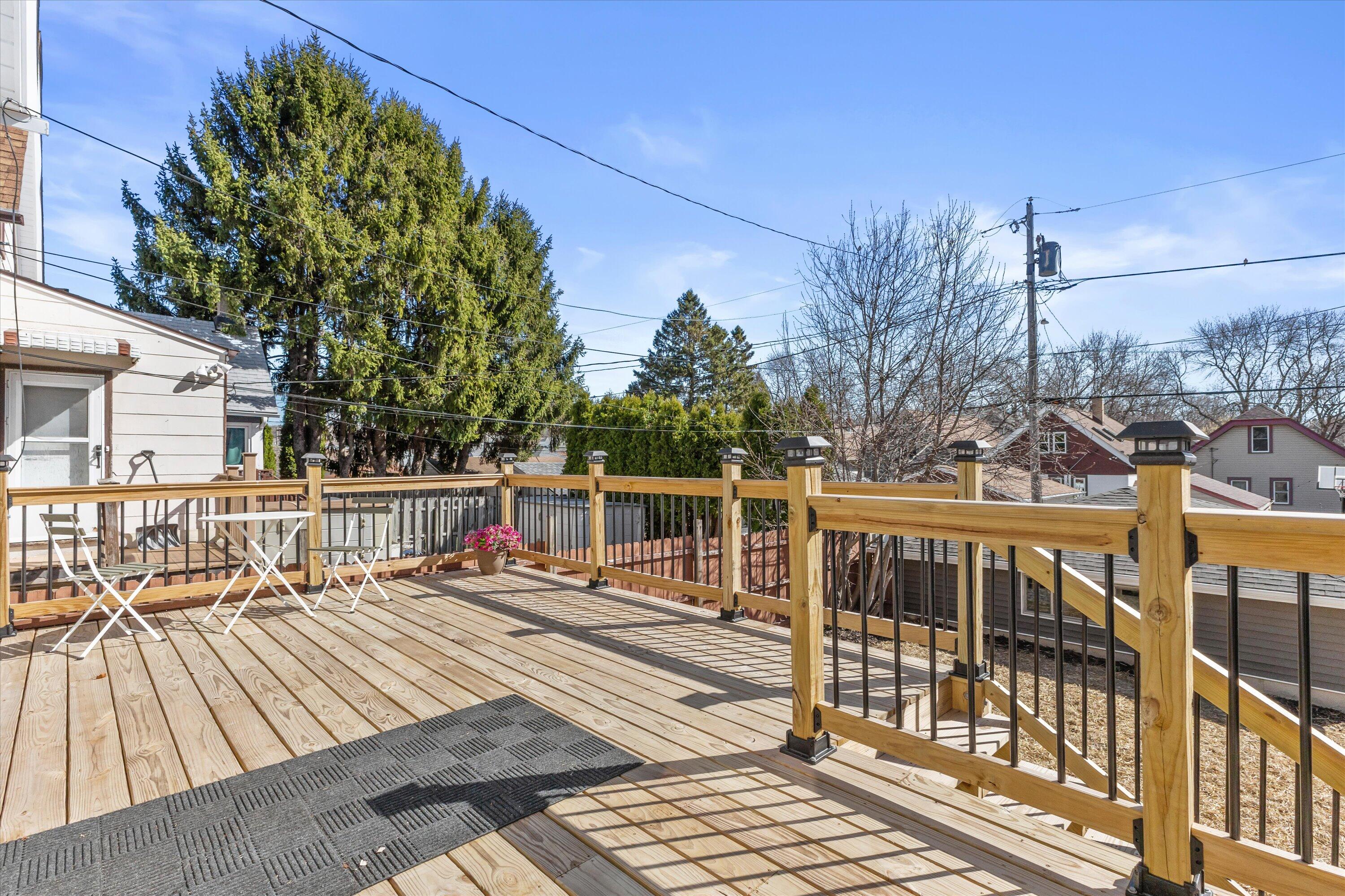 2742 South Greeley Street Milwaukee, WI 53207 - Photo 28 of 34 Large Deck