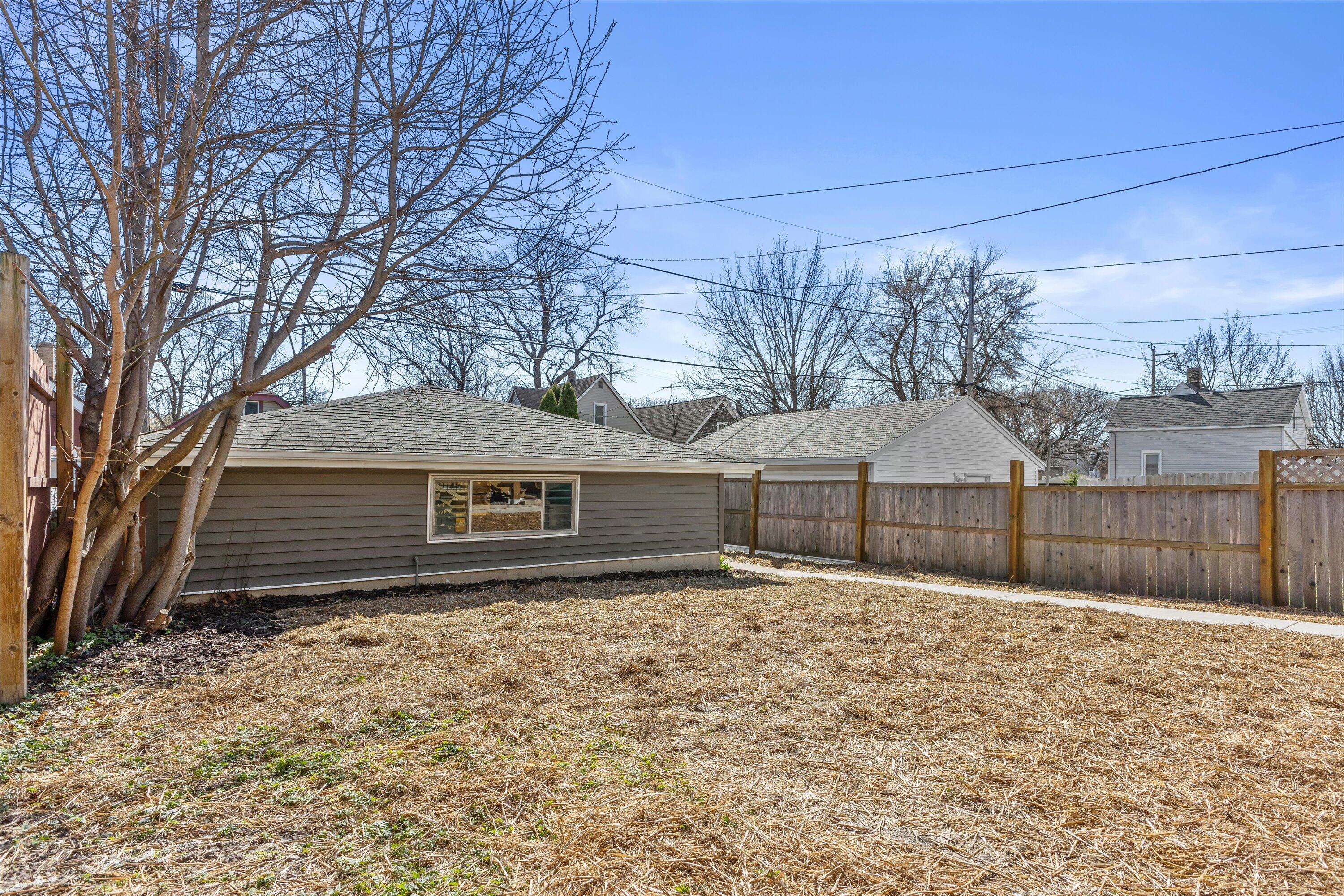 2742 South Greeley Street Milwaukee, WI 53207 - Photo 31 of 34 Garage & Yard