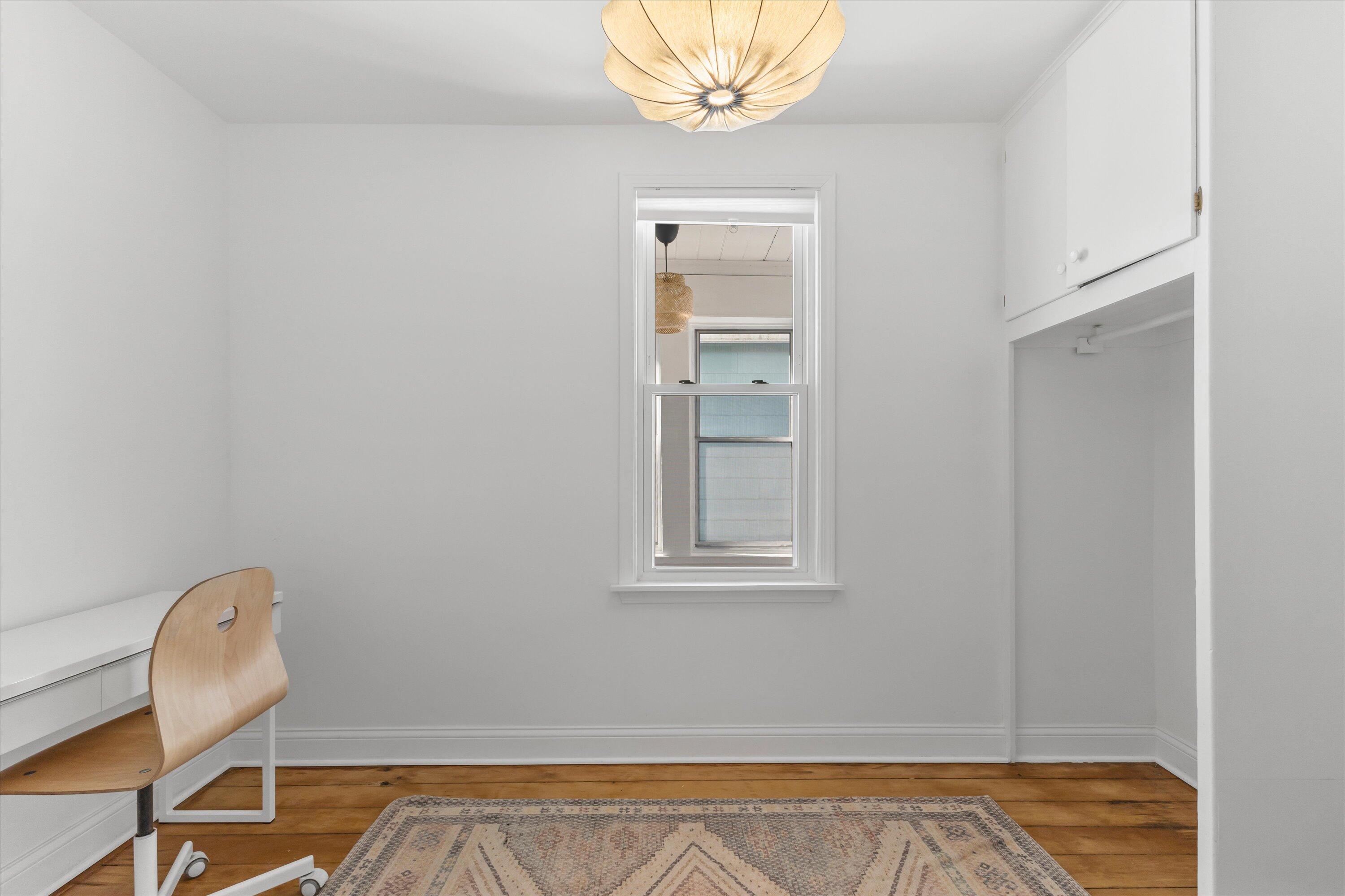 2742 South Greeley Street Milwaukee, WI 53207 - Photo 5 of 34 Bed 1/ office