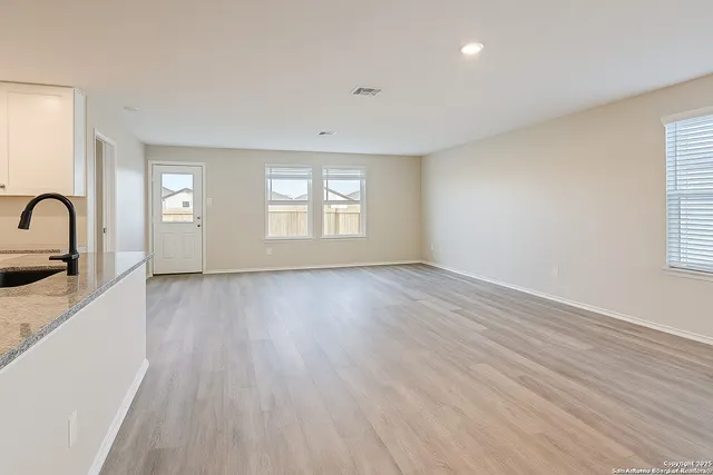 $1,750 | 2777 Green Finch, New Braunfels, TX 78130