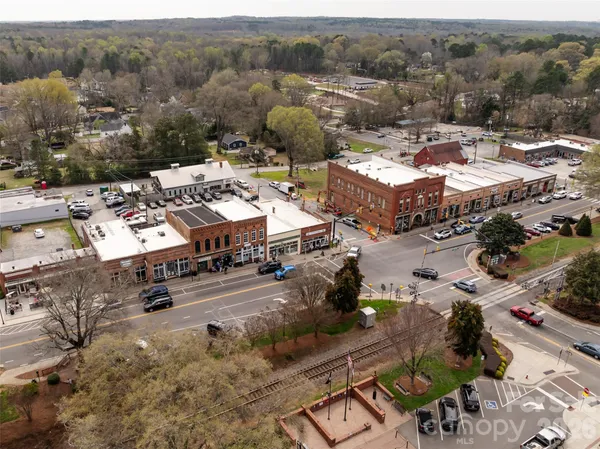 a picture of city view