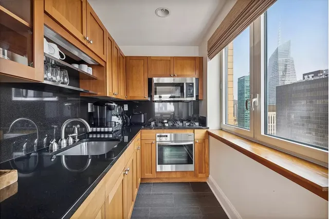 $10,000 | 425 5th Avenue, Unit 47AB | Midtown South