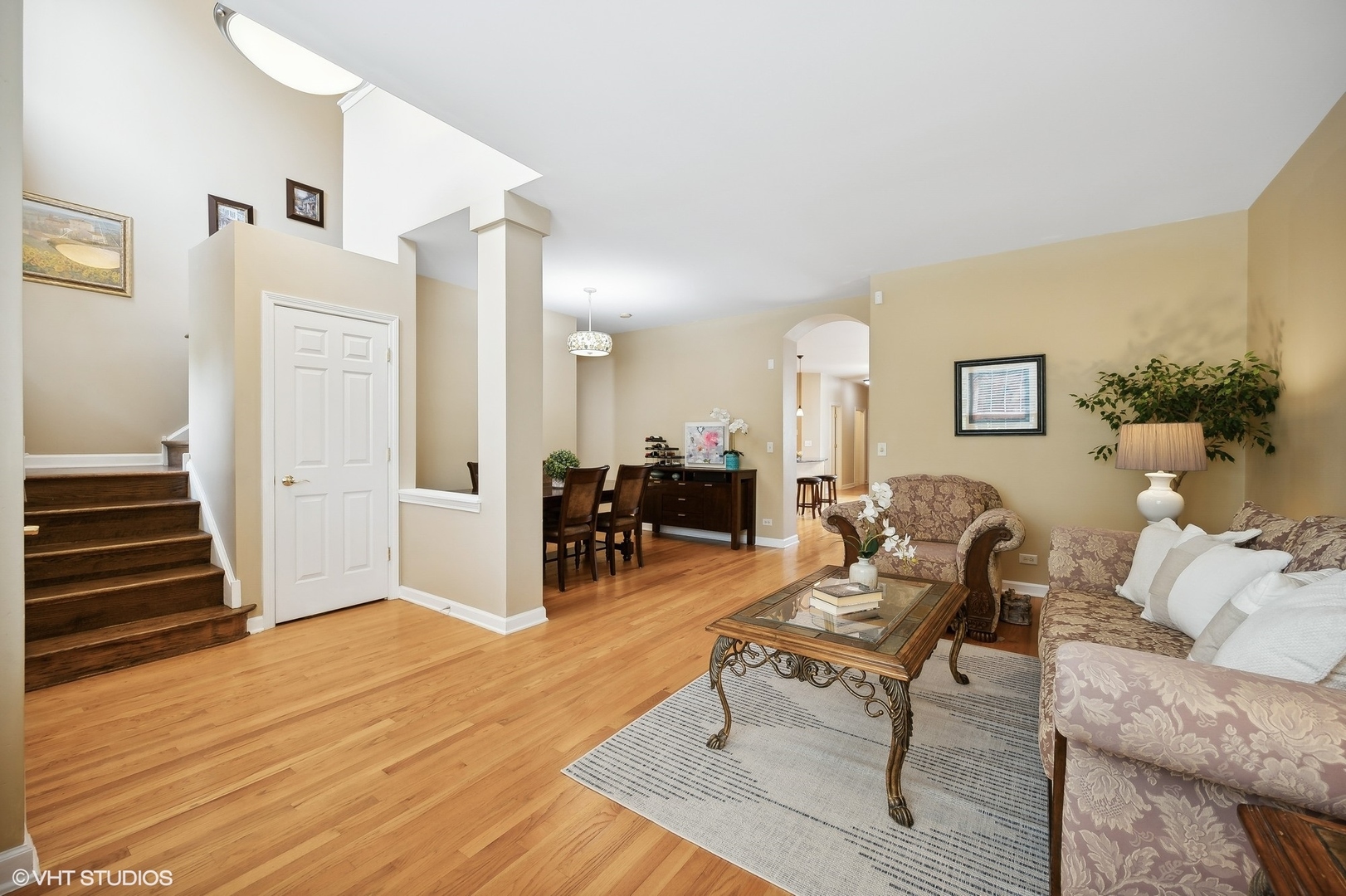 2703 Langley Circle Glenview, IL 60026 - Photo 2 of 23 a living room with furniture and wooden floor