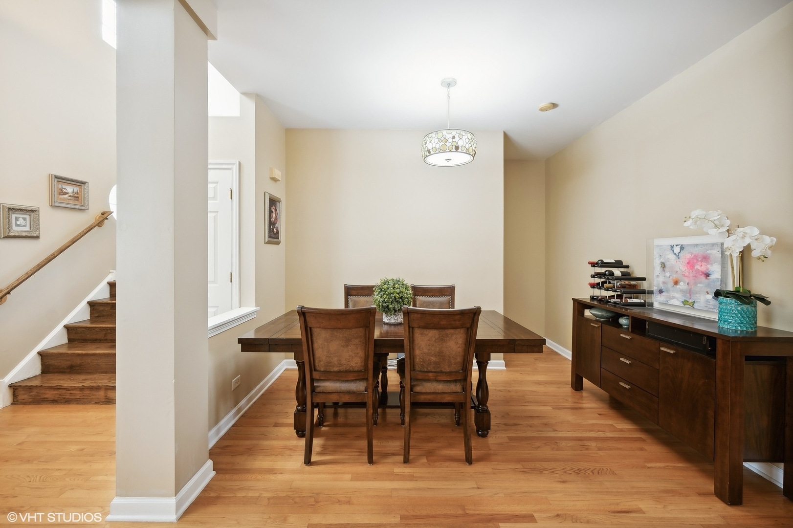 2703 Langley Circle Glenview, IL 60026 - Photo 4 of 23 a view of a dining room with furniture