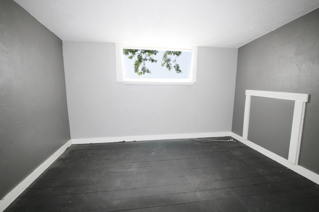 12 B Barnacle Road Wareham, MA 02571 - Photo 12 of 14 an empty room with a window