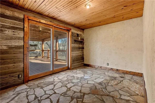 $399,000 | 29604 East Easley Road, Lee's Summit, MO 64086