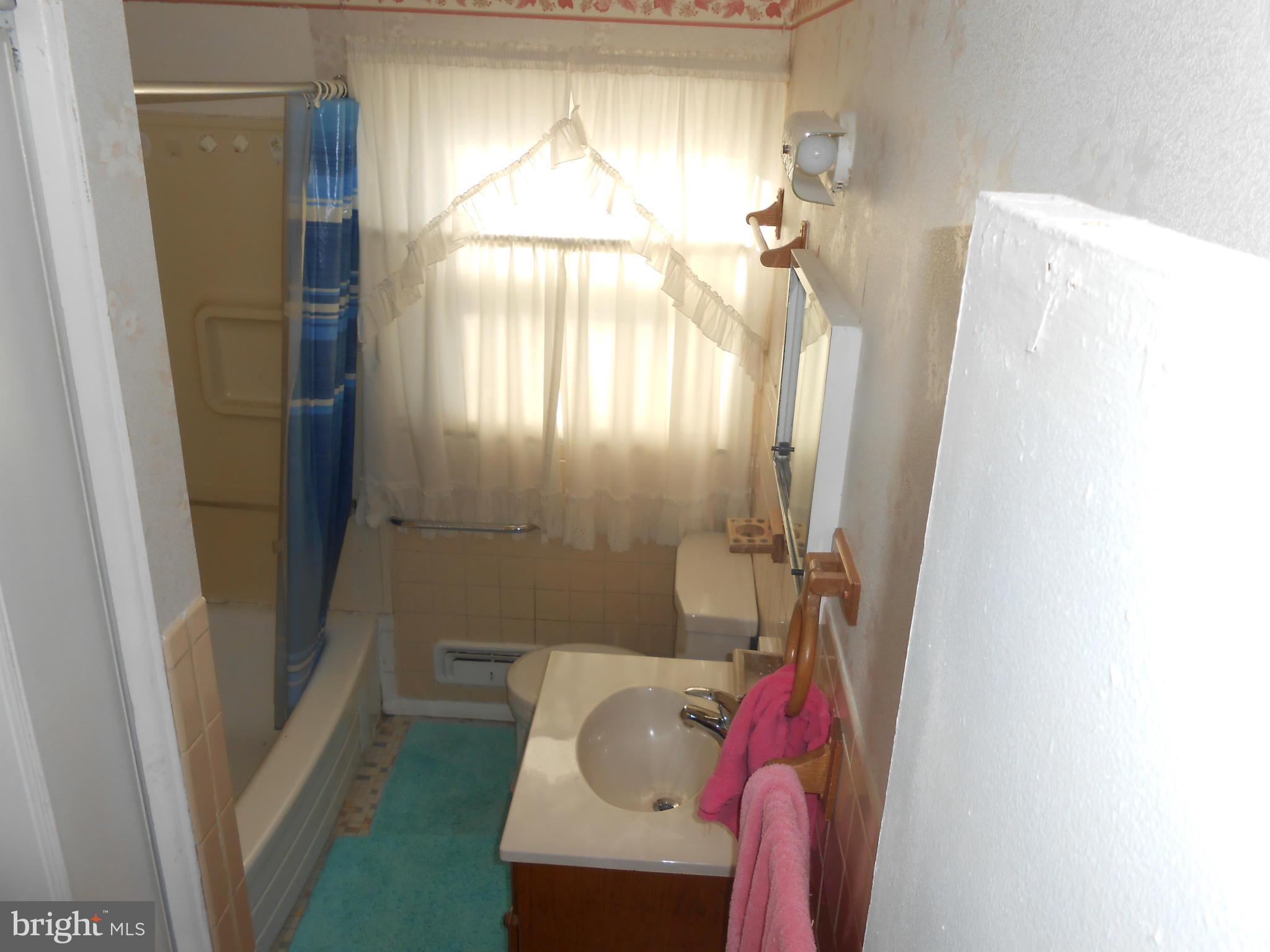 7848 Kavanagh Road Baltimore, MD 21222 - Photo 13 of 15 Bath