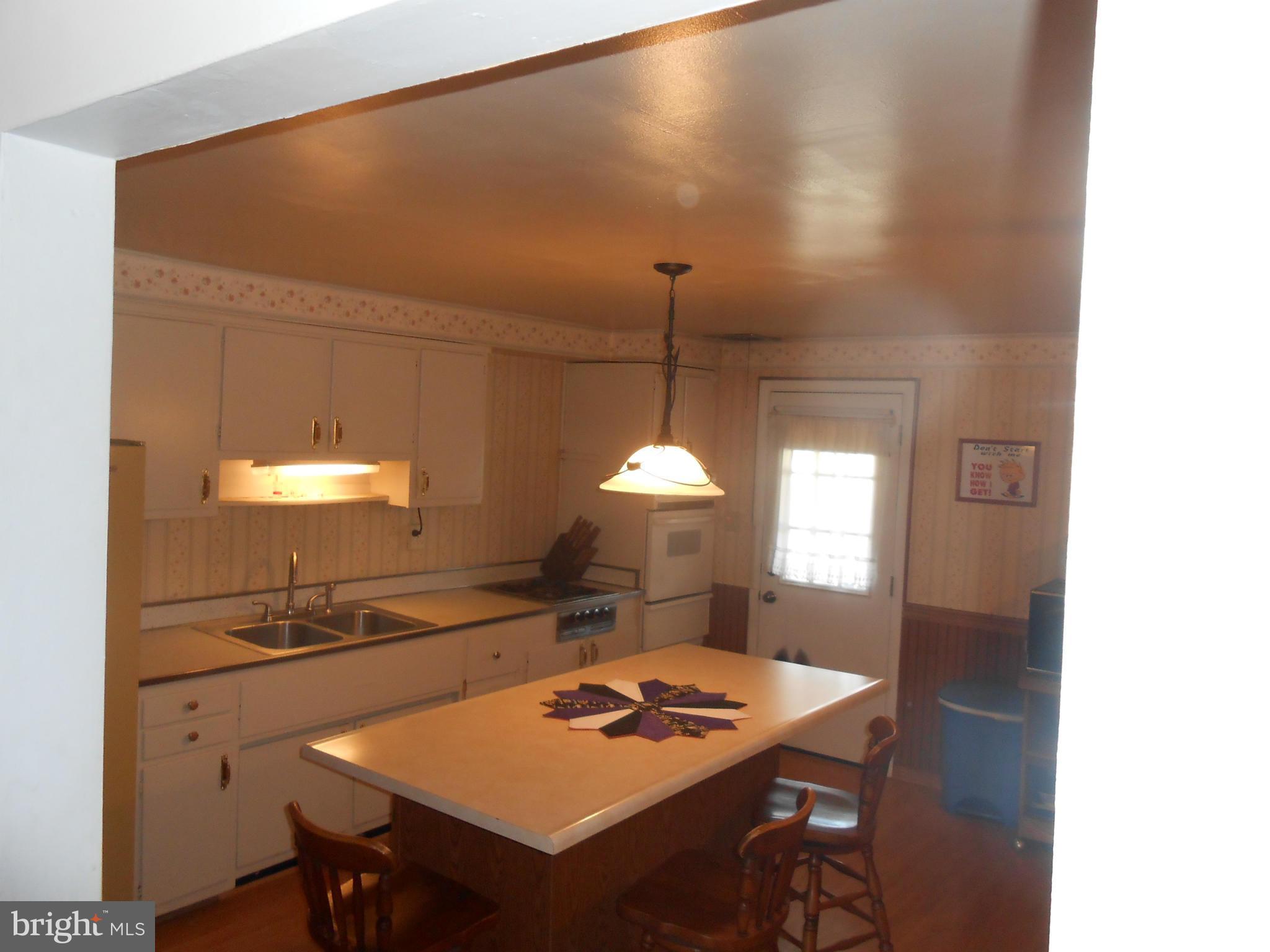 7848 Kavanagh Road Baltimore, MD 21222 - Photo 6 of 15 Kitchen