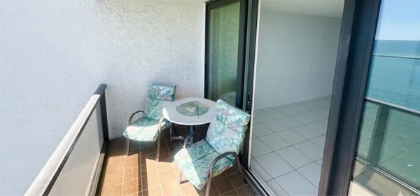$2,950 | 450 South Gulfview Boulevard, Unit 1208, Clearwater Beach, FL 33767