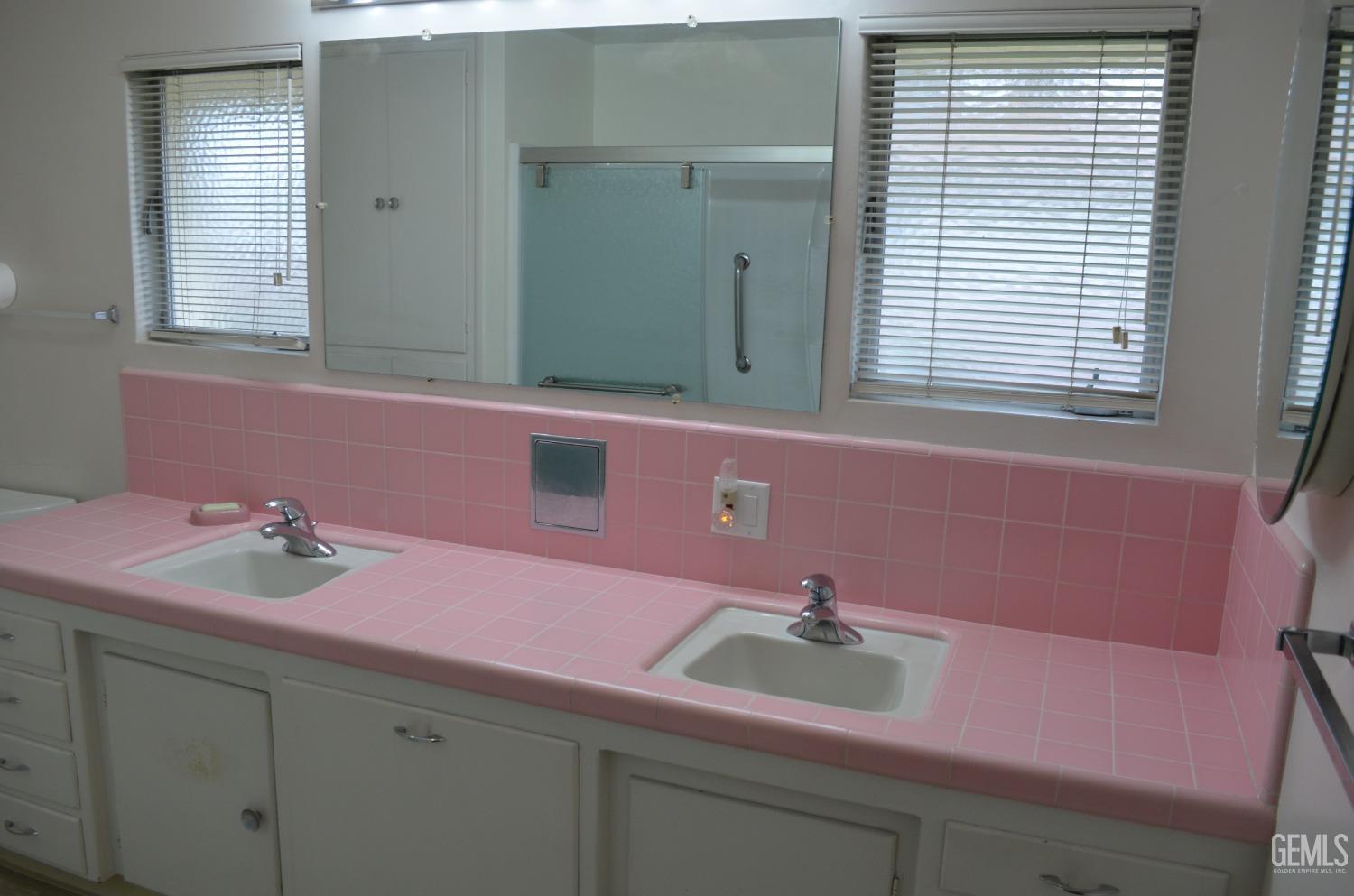 Undisclosed Address Shafter, CA 93263 - Photo 18 of 34