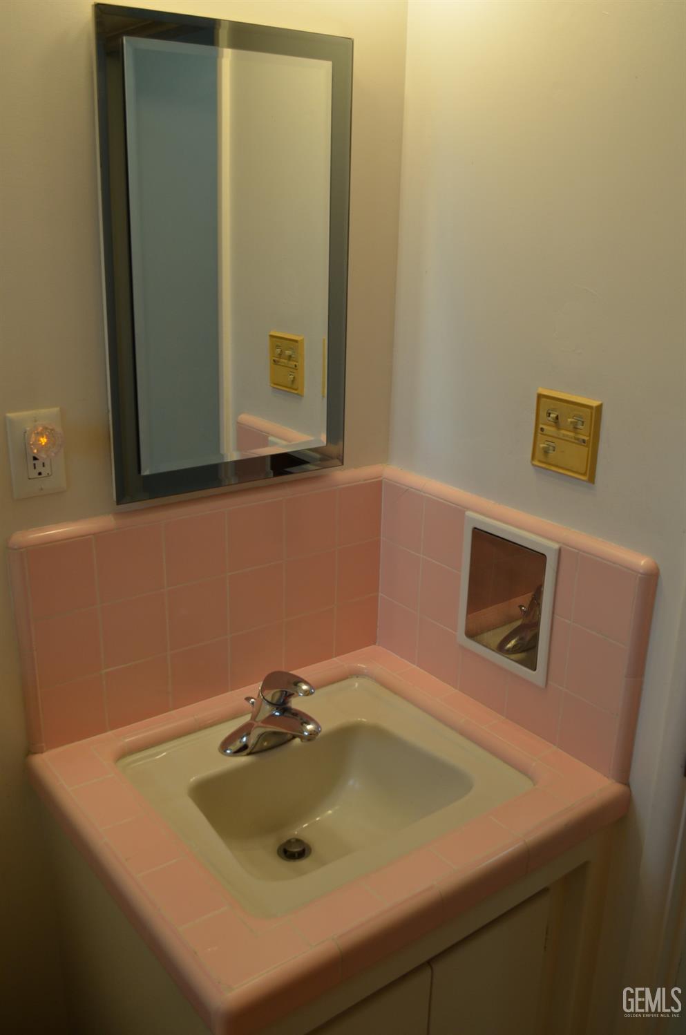 Undisclosed Address Shafter, CA 93263 - Photo 22 of 34