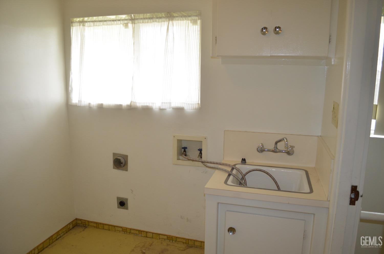 Undisclosed Address Shafter, CA 93263 - Photo 26 of 34