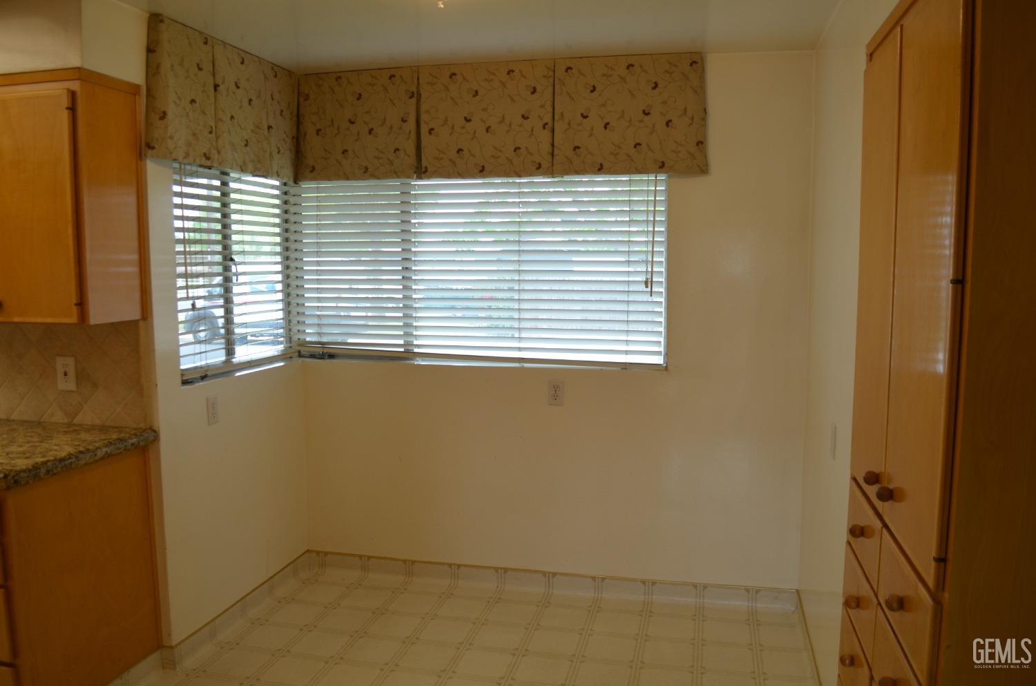 Undisclosed Address Shafter, CA 93263 - Photo 9 of 34