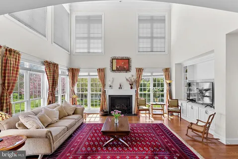 $2,000,000 | 38527 Ditchling Place, Hamilton, VA 20158