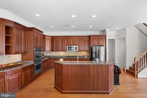 $2,000,000 | 38527 Ditchling Place, Hamilton, VA 20158