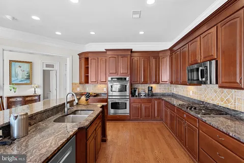 $2,000,000 | 38527 Ditchling Place, Hamilton, VA 20158