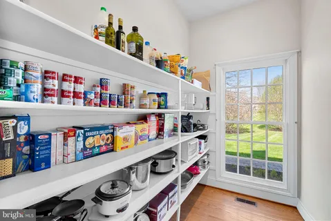 $2,000,000 | 38527 Ditchling Place, Hamilton, VA 20158