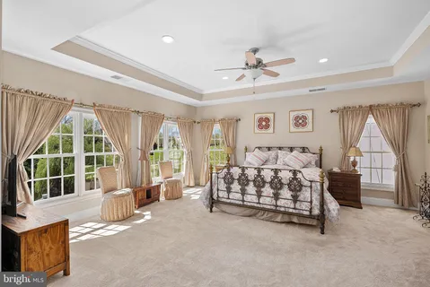 $2,000,000 | 38527 Ditchling Place, Hamilton, VA 20158