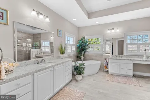 $2,000,000 | 38527 Ditchling Place, Hamilton, VA 20158